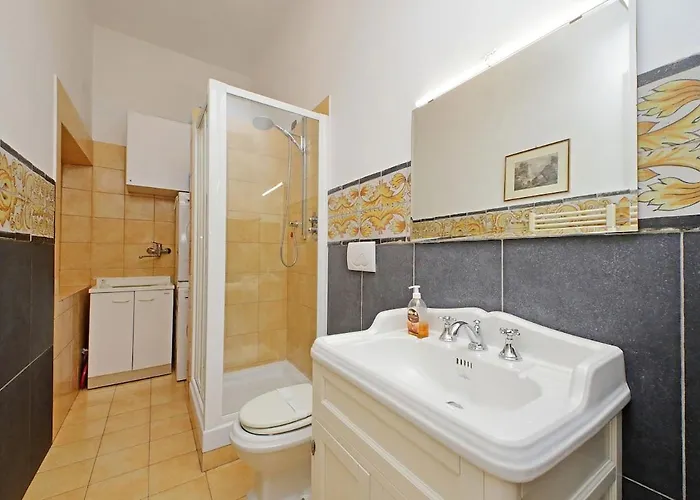 Charming Vatican 150m2 - 1600sq Ft